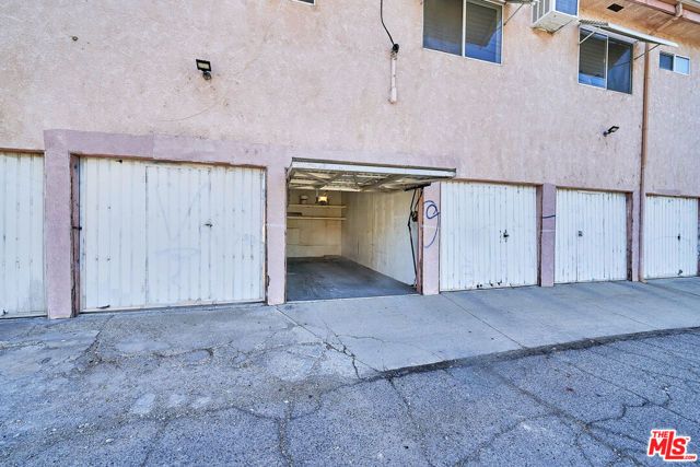 6520 Shirley Avenue 14, Reseda (los Angeles), CA 91335