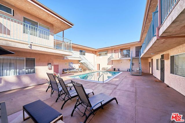 6520 Shirley Avenue 14, Reseda (los Angeles), CA 91335