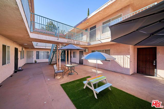 6520 Shirley Avenue 14, Reseda (los Angeles), CA 91335