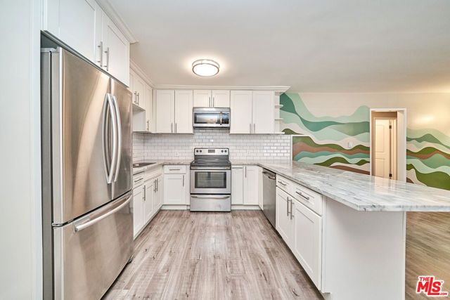 6520 Shirley Avenue 14, Reseda (los Angeles), CA 91335