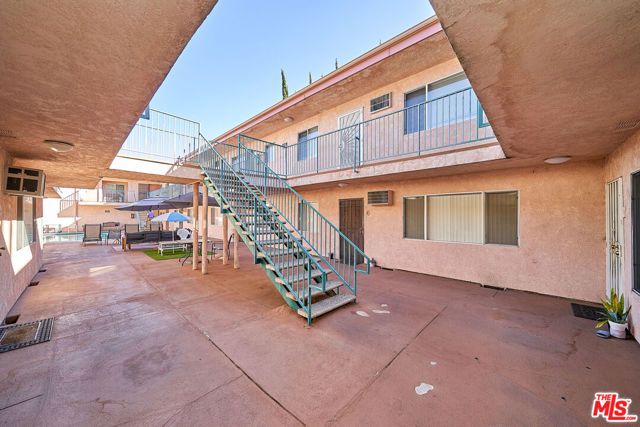 6520 Shirley Avenue 14, Reseda (los Angeles), CA 91335