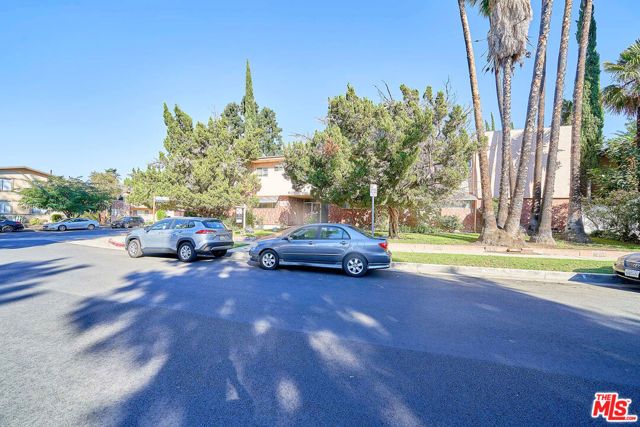 6520 Shirley Avenue 14, Reseda (los Angeles), CA 91335