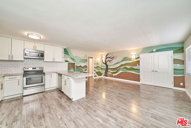 6520 Shirley Avenue 14, Reseda (los Angeles), CA 91335