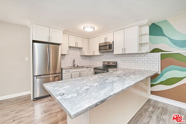 6520 Shirley Avenue 14, Reseda (los Angeles), CA 91335