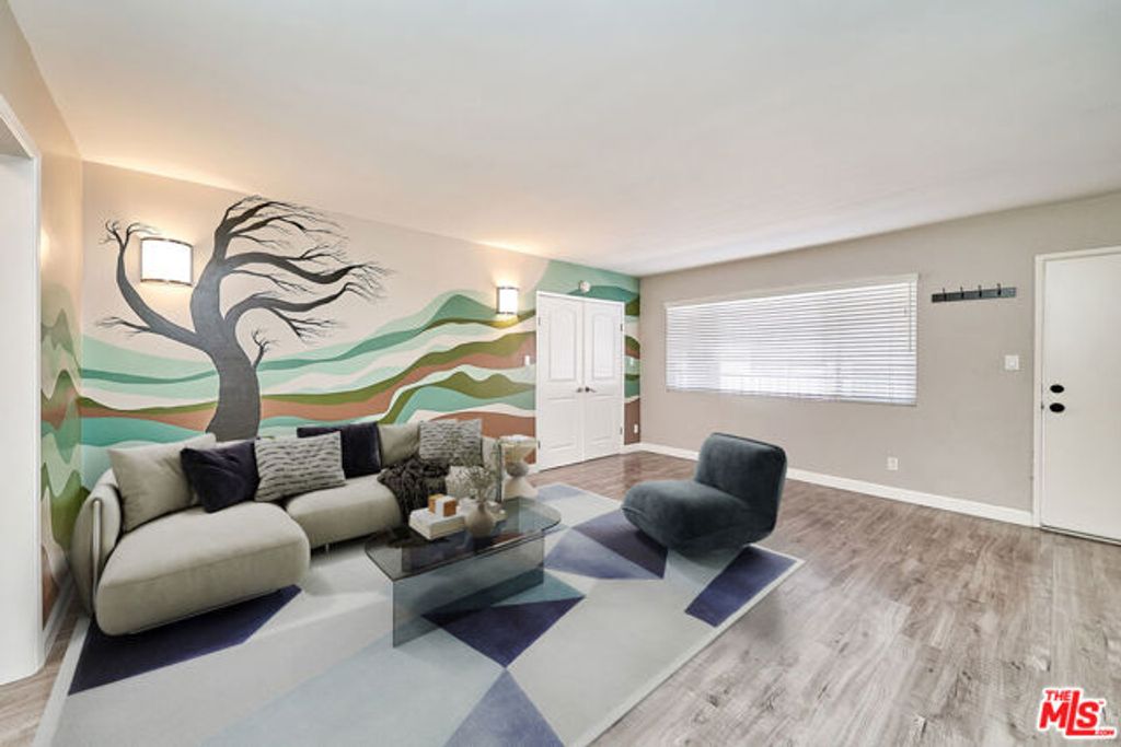 6520 Shirley Avenue 14, Reseda (los Angeles), CA 91335