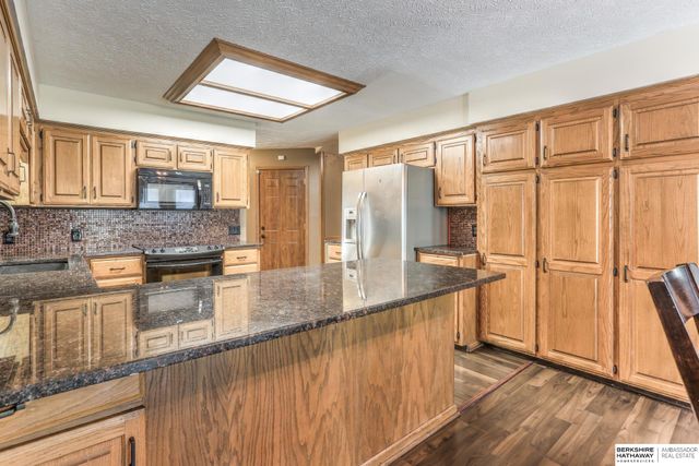 15041 Patterson Circle, Omaha, NE 68137