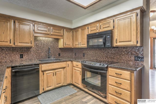 15041 Patterson Circle, Omaha, NE 68137