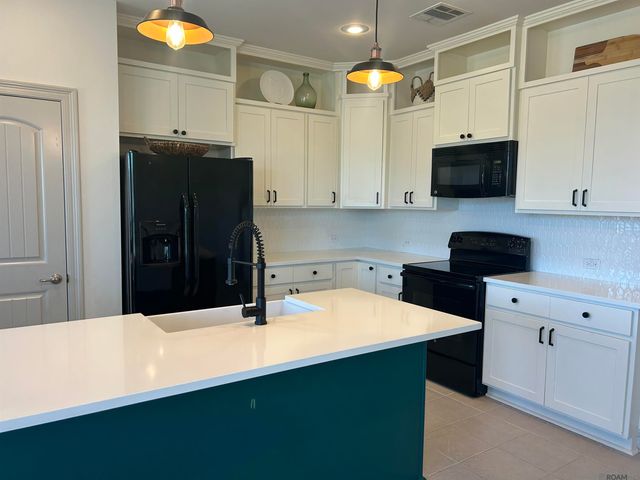 17604 Hoods Ridge Dr, Prairieville, LA 70769