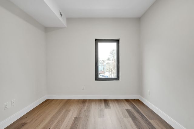 63 Belgrade Ave 107, Boston, MA 02131