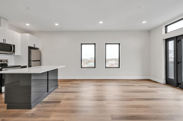 63 Belgrade Ave 107, Boston, MA 02131