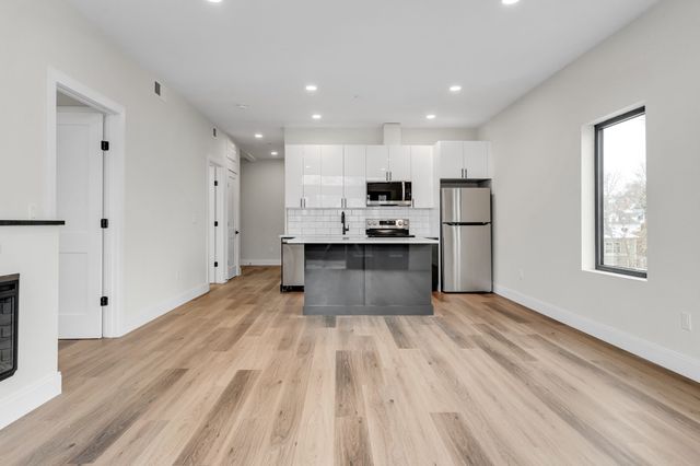 63 Belgrade Ave 107, Boston, MA 02131