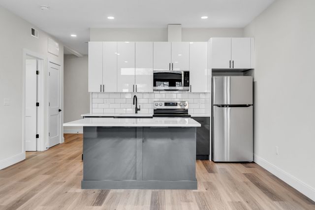 63 Belgrade Ave 107, Boston, MA 02131