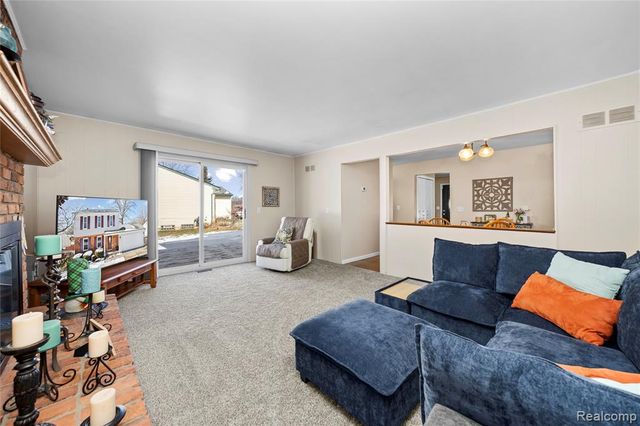 1999 Windingway Drive, Wixom, MI 48393