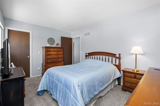 1999 Windingway Drive, Wixom, MI 48393