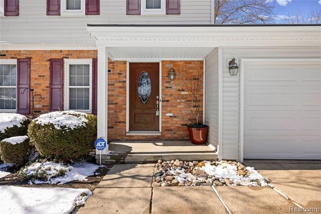 1999 Windingway Drive, Wixom, MI 48393