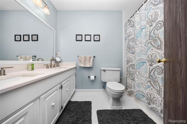 1999 Windingway Drive, Wixom, MI 48393