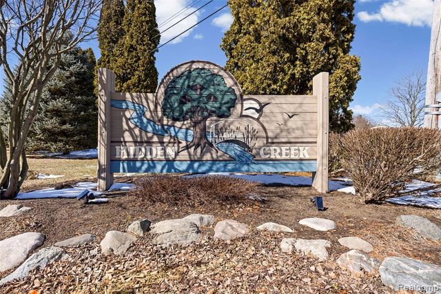 1999 Windingway Drive, Wixom, MI 48393