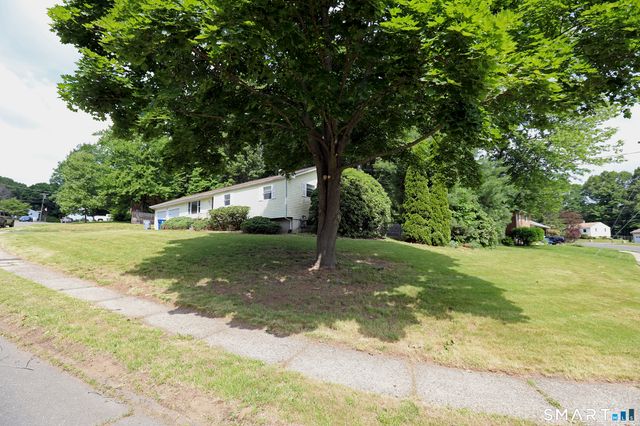 108 Glenwood Drive, Plainville, CT 06062