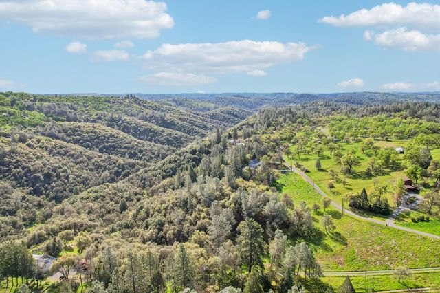 5961 Chrysler Cir, Garden Valley, CA 95633