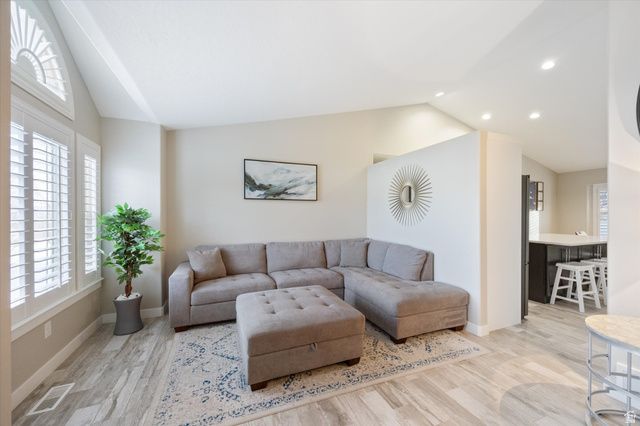 5751 W EARLY DAWN DR, West Jordan, UT 84081