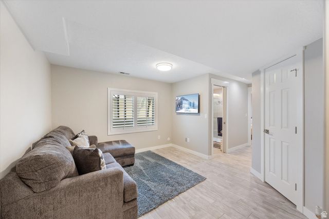 5751 W EARLY DAWN DR, West Jordan, UT 84081