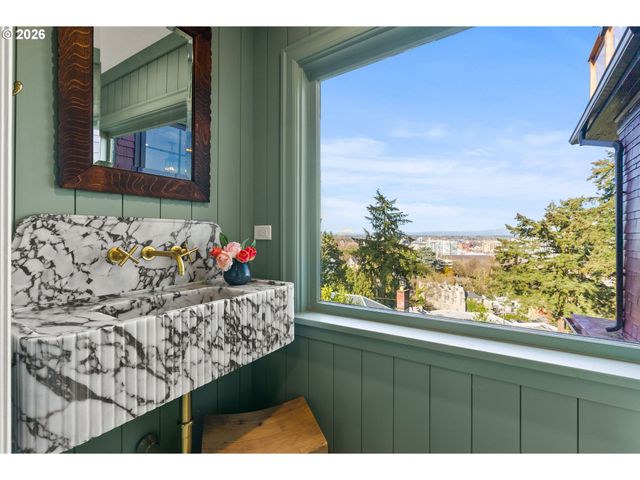 1442 Sw VISTA Ave, Portland, OR 97201