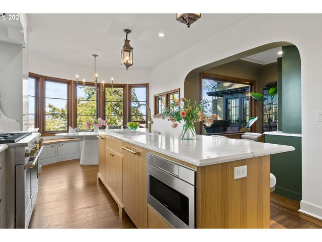 1442 Sw VISTA Ave, Portland, OR 97201