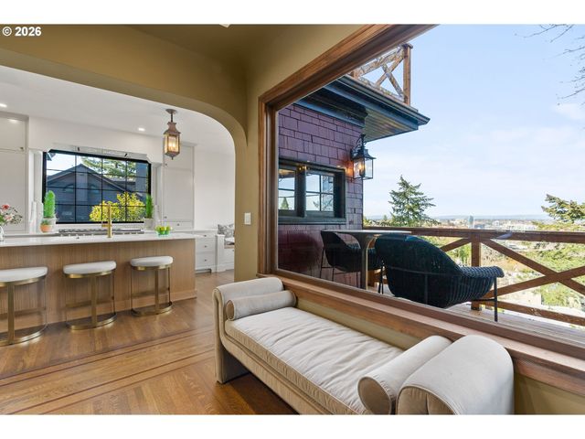 1442 Sw VISTA Ave, Portland, OR 97201