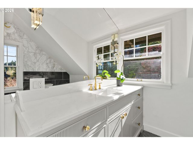 1442 Sw VISTA Ave, Portland, OR 97201