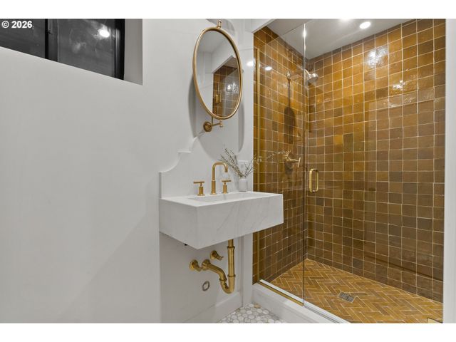 1442 Sw VISTA Ave, Portland, OR 97201