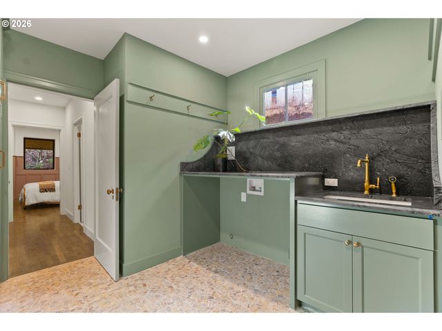 1442 Sw VISTA Ave, Portland, OR 97201