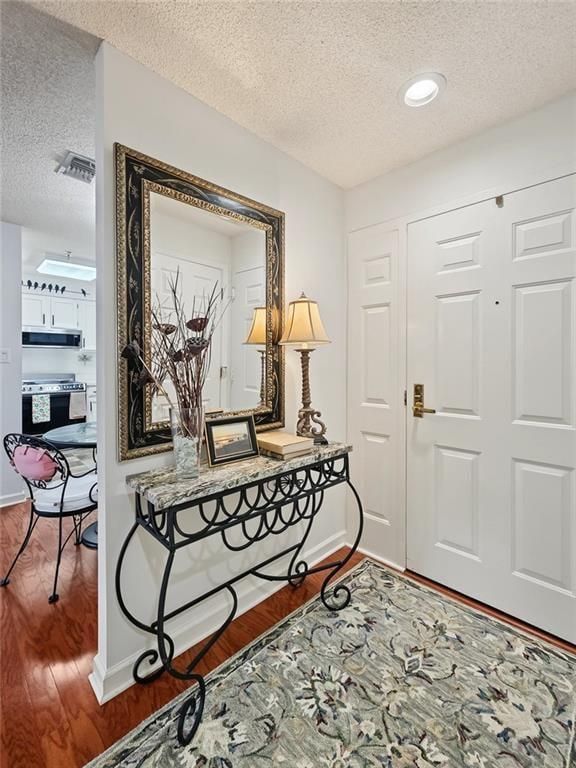 Image 10 of property listing at 1800 Clairmont Lk A703, Decatur, GA 30033