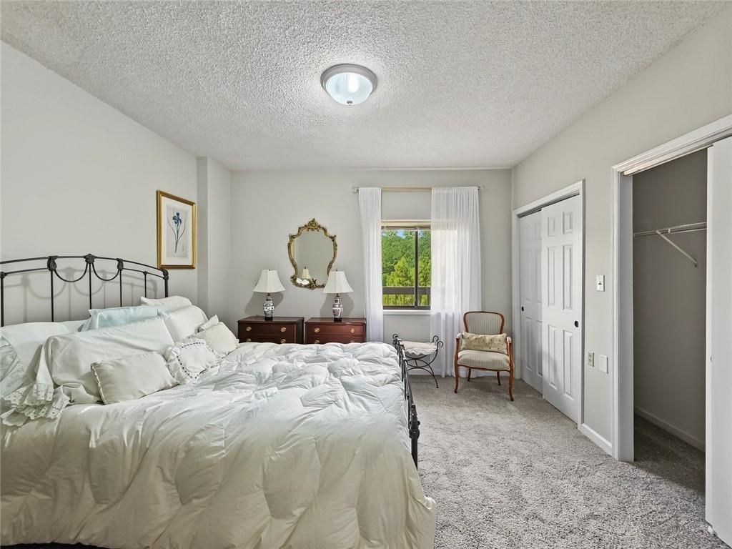 Image 12 of property listing at 1800 Clairmont Lk A703, Decatur, GA 30033