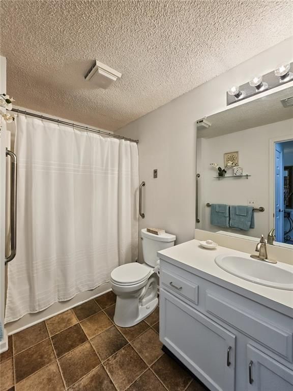 Image 13 of property listing at 1800 Clairmont Lk A703, Decatur, GA 30033