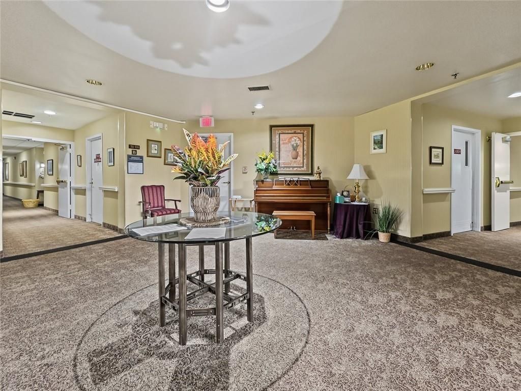 Image 19 of property listing at 1800 Clairmont Lk A703, Decatur, GA 30033