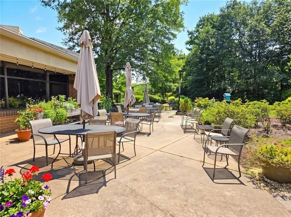 Image 26 of property listing at 1800 Clairmont Lk A703, Decatur, GA 30033