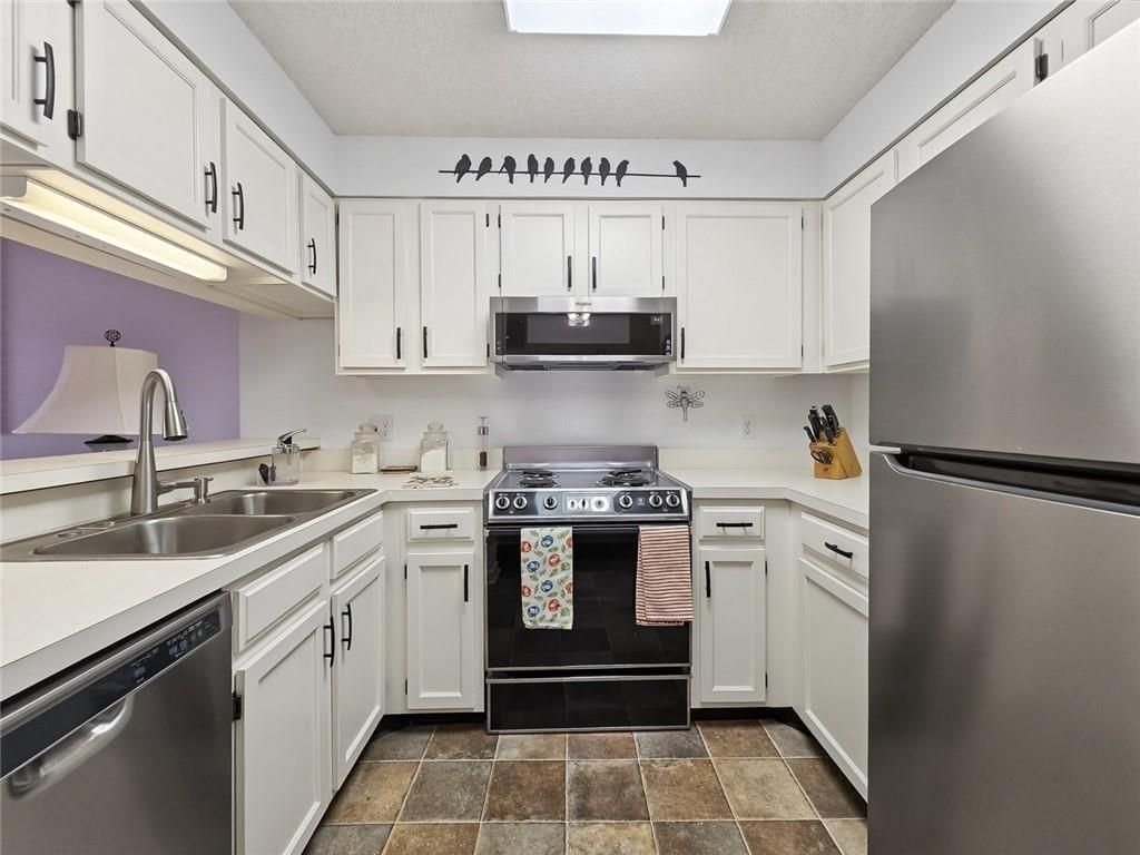 Image 6 of property listing at 1800 Clairmont Lk A703, Decatur, GA 30033