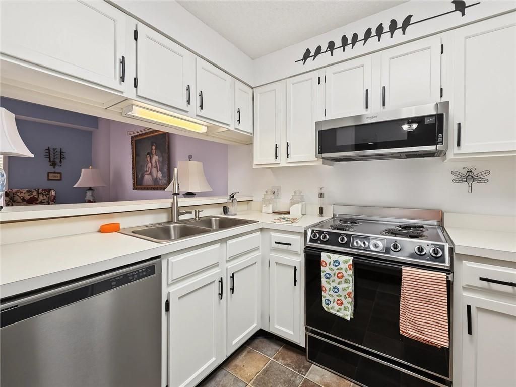 Image 8 of property listing at 1800 Clairmont Lk A703, Decatur, GA 30033
