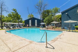 200 Hallow Tree Lane 1716-2, Houston, TX 77090