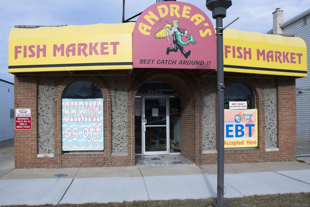 28419 Gratiot Avenue, Roseville, MI 48066