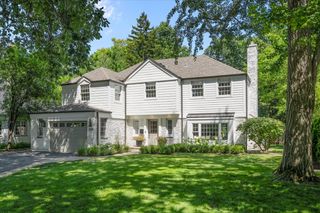 195 Lakeside Place, Highland Park, IL 60035
