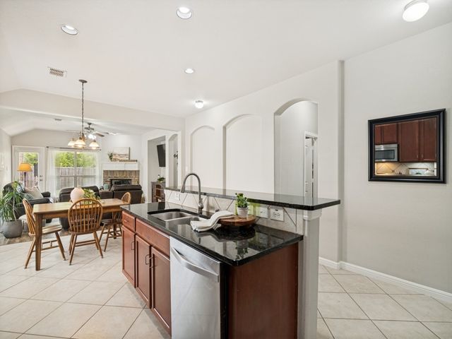 669 Payton Way, Fate, TX 75087
