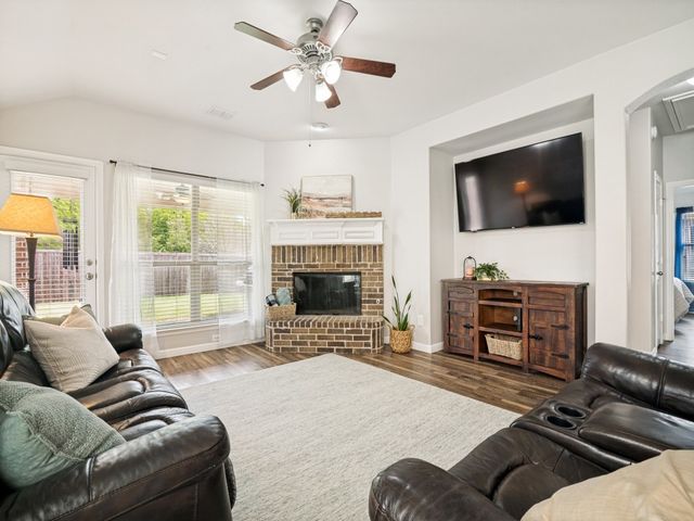 669 Payton Way, Fate, TX 75087