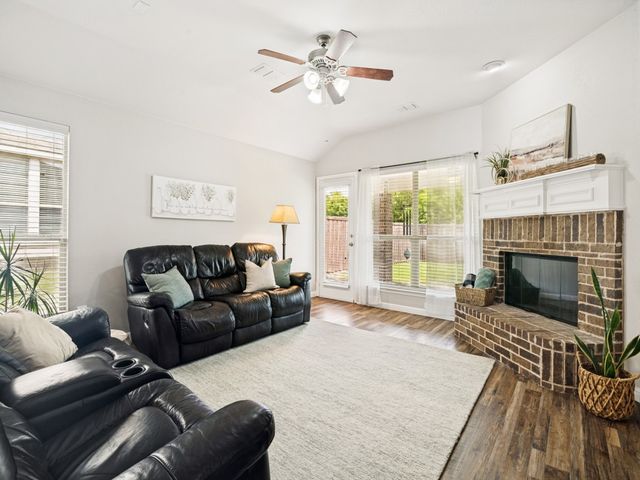 669 Payton Way, Fate, TX 75087