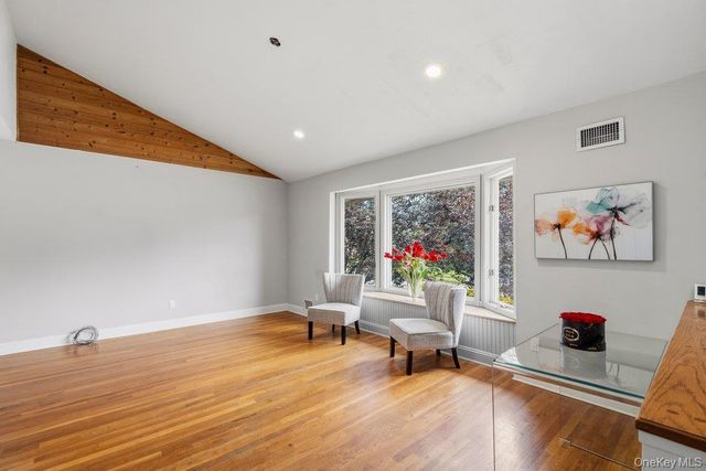 27 Delaware Avenue, Jericho, NY 11753