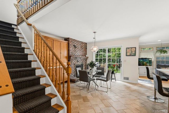 27 Delaware Avenue, Jericho, NY 11753