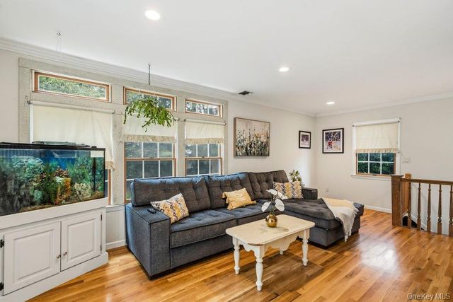 27 Delaware Avenue, Jericho, NY 11753
