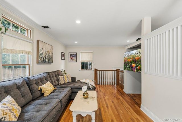 27 Delaware Avenue, Jericho, NY 11753