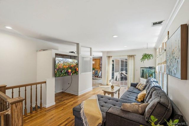 27 Delaware Avenue, Jericho, NY 11753