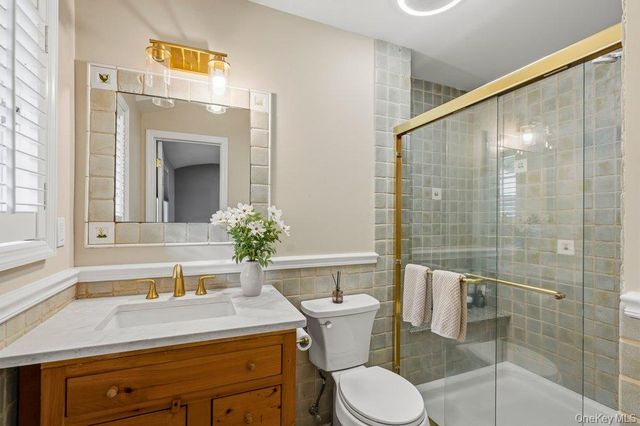 27 Delaware Avenue, Jericho, NY 11753